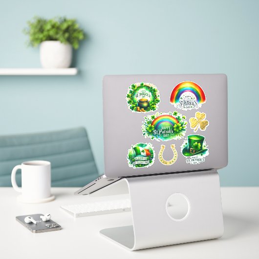 St. Patrick's Day Custom-Cut Vinyl Sticker (Laptop op bureau)