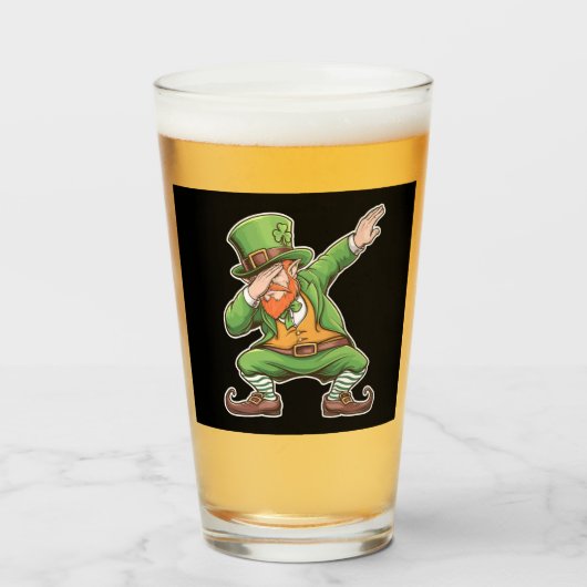 St Patricks Day Dab Dabbing Kabouter In Groen Glas (Voorkant gevuld)