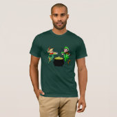 St. Patrick's Day Dansende Leprechauns'Rond een po T-shirt (Voorkant volledig)