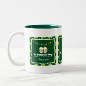 St. Patrick's Day Drink Team Clover Pattern Tweekleurige Koffiemok (Links)