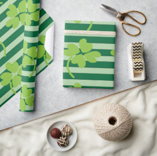 St Patricks Day Four Leaf Clover Stripes Pattern Cadeaupapier