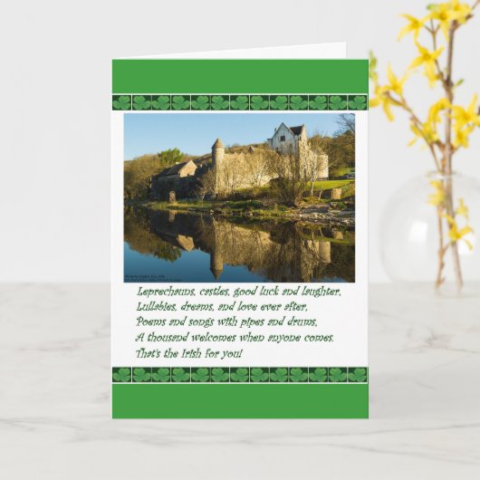 St. Patrick's Day gedicht met kasteel en Shamrocks Kaart (Gele Bloem)