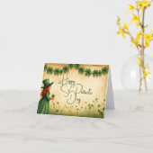St. Patrick's Day Girl met Shamrocks Kaart (Gele Bloem)
