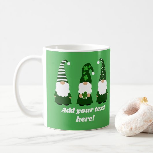 St Patricks Day Gnomes Schattig Gepersonaliseerd Koffiemok (Met donut)