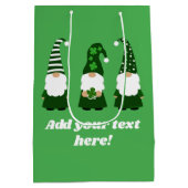 St Patricks Day Gnomes Schattig Gepersonaliseerd Medium Cadeauzakje (Achterkant)