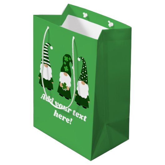 St Patricks Day Gnomes Schattig Gepersonaliseerd Medium Cadeauzakje (Achterkant Gekanteld)