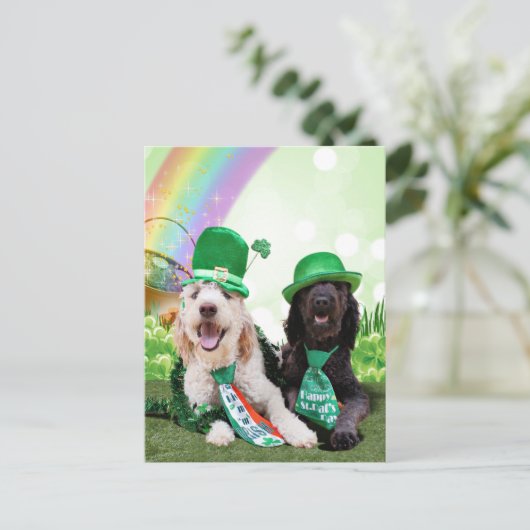St Patricks Day - Golden Doodles - Sadie en Izzie Briefkaart (Staand voorkant)