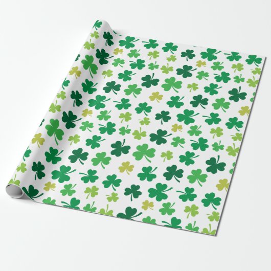 St Patricks Day Green Shamrock Clover Pattern Cadeaupapier (Uitgerold)