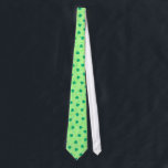 St. Patrick's Day Green Shamrock Pattern Irish Stropdas<br><div class="desc">Celebrate Irish St. Patrick's day met een shamrock-stropdas of draag het hele jaar om je Irishness te shows. De getextureerde achtergrond is een lichtgroen met donkergroene schramsteen en stippen die in een willekeurig patroon zijn verspreid. Fun en kleurrijk voor een traditionele vakantie.</div>