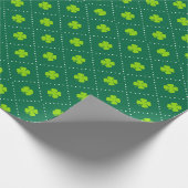 St Patrick's Day Green Shamrock Pattern Schattige Cadeaupapier (Hoek)