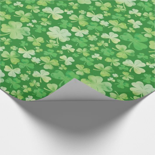 St Patricks Day Green Waterverf Shamrock Pattern Cadeaupapier (Hoek)