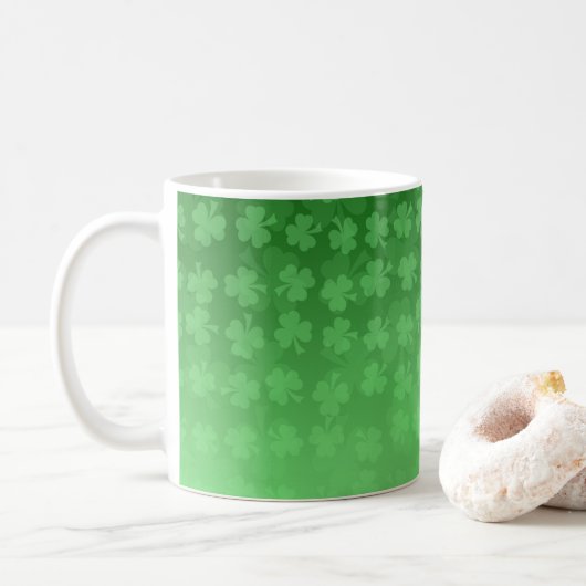 St. Patrick's Day groen shamrocks ombre patroon Koffiemok (Met donut)