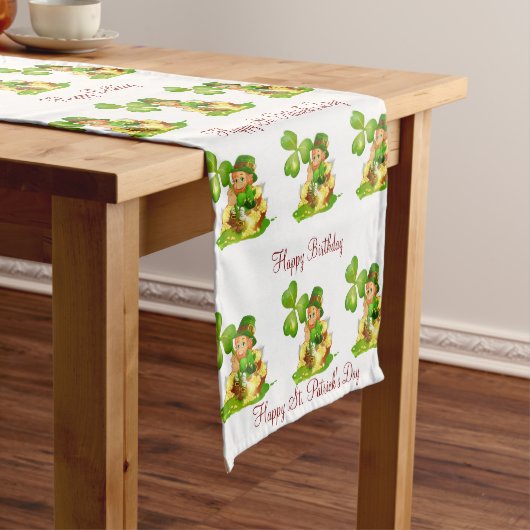 St. Patrick's Day Happy Birthday Tafelloper (Voorbeeld)