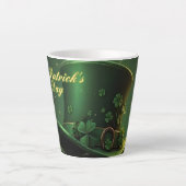 St. Patrick's Day-hoed en shamrock-ontwerp Latte Mok (Voorkant)