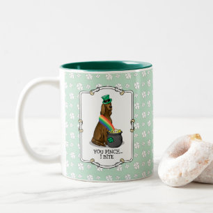 St. Patrick's Day Irish Setter Dog (red 1) Funny Tweekleurige Koffiemok