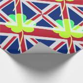 St. Patrick's Day Irish Shamrock Clover UK Flag Cadeaupapier (Hoek)