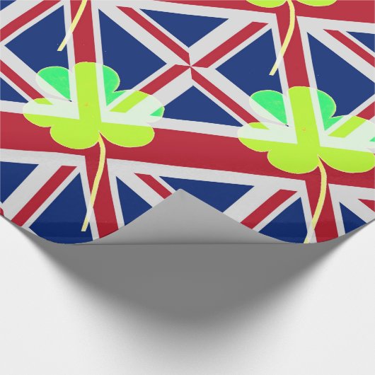 St. Patrick's Day Irish Shamrock Clover UK Flag Cadeaupapier (Hoek)