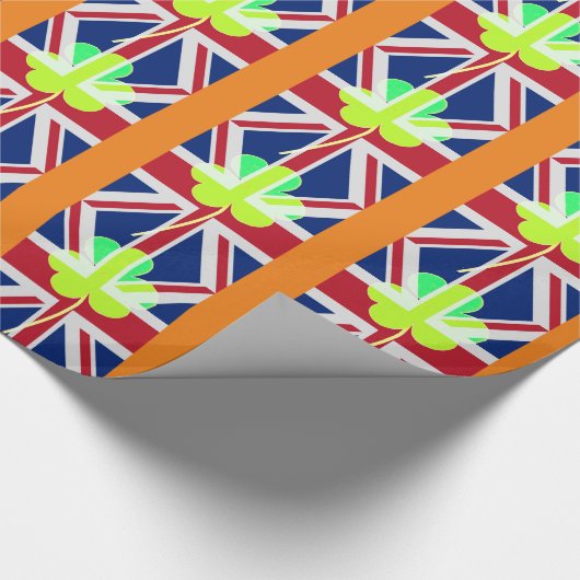 St. Patrick's Day Irish Shamrock Clover UK Flag Cadeaupapier (Hoek)