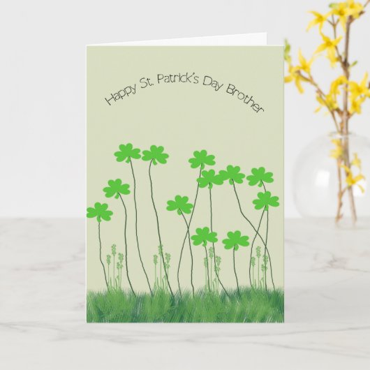 St. Patrick's Day Kaart voor Broeder met Shamrocks (Gele Bloem)