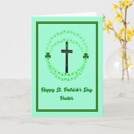 St. Patrick's Day Kaart voor pastor met Cross (Gele Bloem)