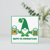 St. Patrick's Day Kabouter met Bierpul Feestdagenkaart (Staand voorkant)