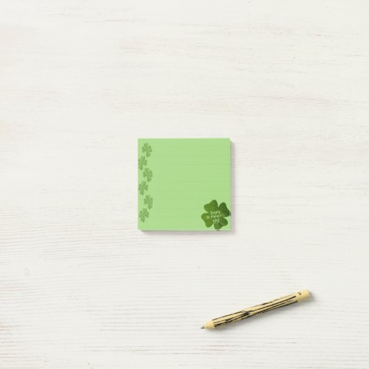 St. Patricks Day Klaver Post-it® Notes (Op bureau)