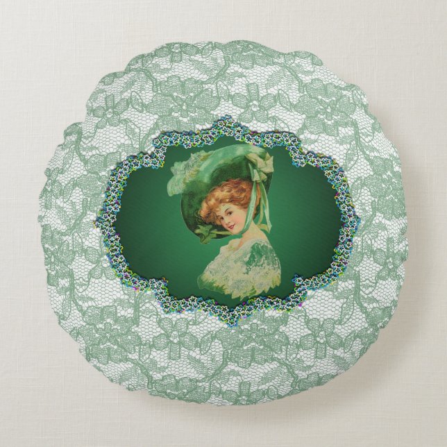 St. Patrick's Day Lady met Pet Green Lijst & Lace Rond Kussen (Voorkant)