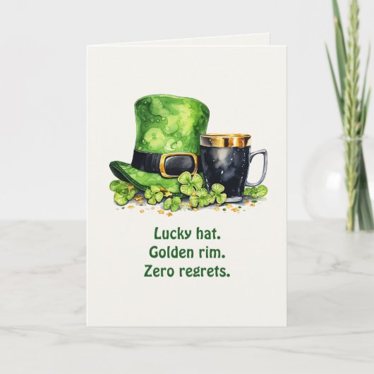 St. Patrick's Day Leprechaun Hoed & Mok Grappige K Kaart (Voorkant)