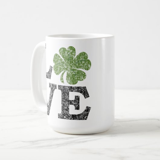 St. Patricks Day LOVE met shamrock Koffiemok (Voorkant links)
