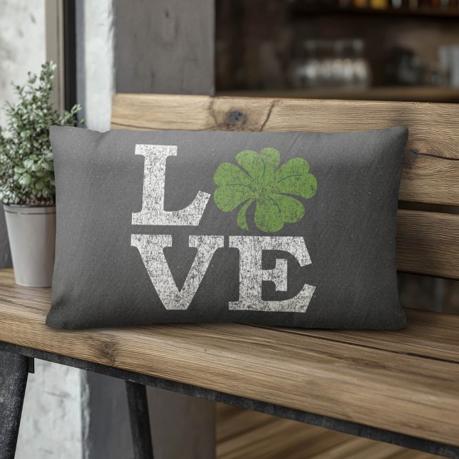 St. Patricks Day LOVE met shamrock Kussen (Custom Monogram Pillow)