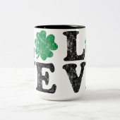 St Patrick's Day LOVE Shamrock Irish Tweekleurige Koffiemok (Center)