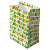 St. Patrick's Day Luck Shamrock Plaid Typografie Medium Cadeauzakje (Voorkant Gekanteld)