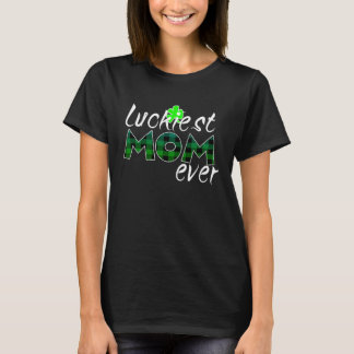 St Patricks Day Lucky Irish Shamrock C Lucky Mom M T-shirt