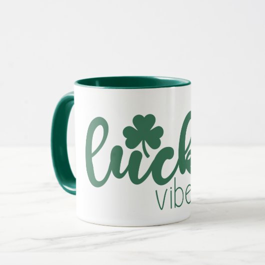 St. Patrick's Day Lucky Vibes met groene klaver Mok (Voorkant links)