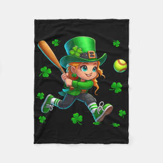 St. Patrick's Day Man Playing Softll Shamrocks Pla Fleece Deken