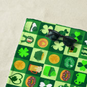 St. Patrick's Day-pictogrammen naadloos patroon Strandlaken (In situ)