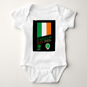 St. Patrick's Day Retro Design met vlag van Ierlan Romper