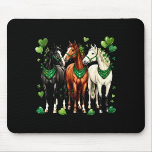St. Patrick's Day ruiters drie paarden met Muismat
