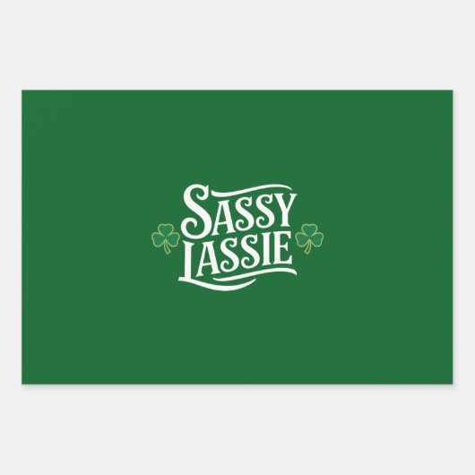 St Patricks Day Sassy Lassie Grappig Iers meisje Inpakpapier Vel (Voorkant)