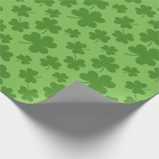St Patrick's Day Shamrock Clover Pattern Cadeaupapier (Hoek)