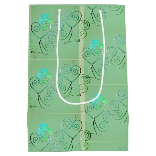 St Patrick's Day Shamrock Misty Green Medium Cadeauzakje (Achterkant)
