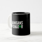 St. Patrick's Day Shenanigan Coordinator Tweekleurige Koffiemok (Voorkant links)