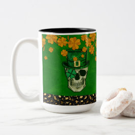 St. Patrick's Day-thema met schedel en shamrock Tweekleurige Koffiemok
