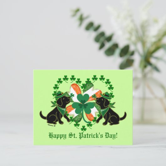 St. Patrick's Day Two Black Labradors Briefkaart (Staand voorkant)