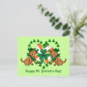 St. Patrick's Day Two Fox Red Labradors Briefkaart (Staand voorkant)