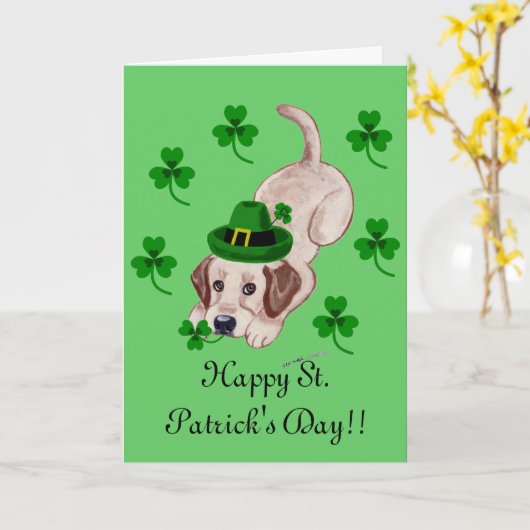 St. Patrick's Day Yellow Labrador Puppy in Green Kaart (Gele Bloem)