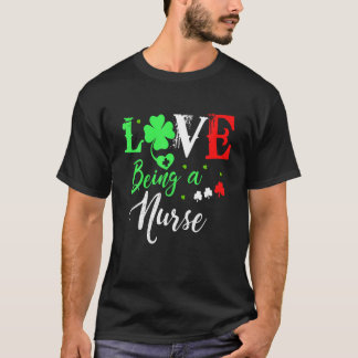 St Patrick's Day Zuster Women Love Nursing Gift T-shirt