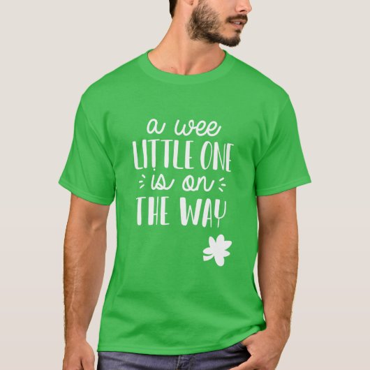St. Patrick's Day Zwangerschap Aankondiging wee li T-shirt (Voorkant)