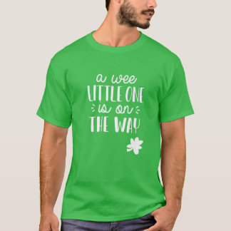 St. Patrick's Day Zwangerschap Aankondiging wee li T-shirt