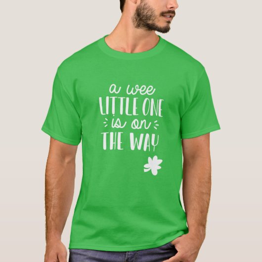 St. Patrick's Day Zwangerschap Aankondiging wee li T-shirt (Voorkant)